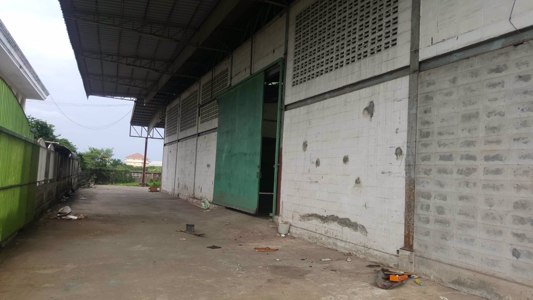 ให้เช่าโกดัง-สวนหลวง-600-ตารางเมตร-ด้านนอกรวมประมาณ-2000-ตารางเมตร-มีออฟฟิศและบ้านพักคนงาน