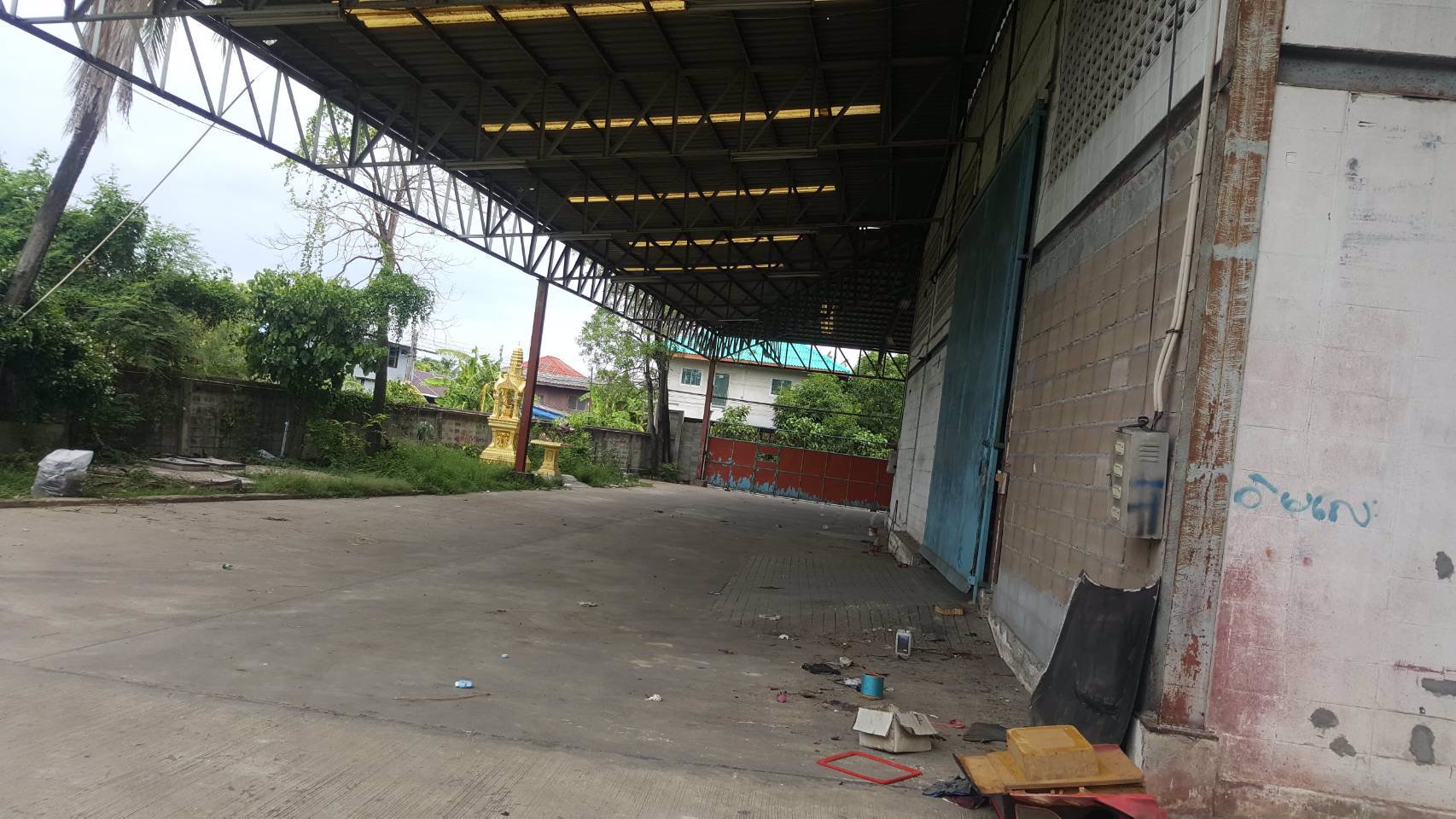 ให้เช่าโกดัง-สวนหลวง-600-ตารางเมตร-ด้านนอกรวมประมาณ-2000-ตารางเมตร-มีออฟฟิศและบ้านพักคนงาน