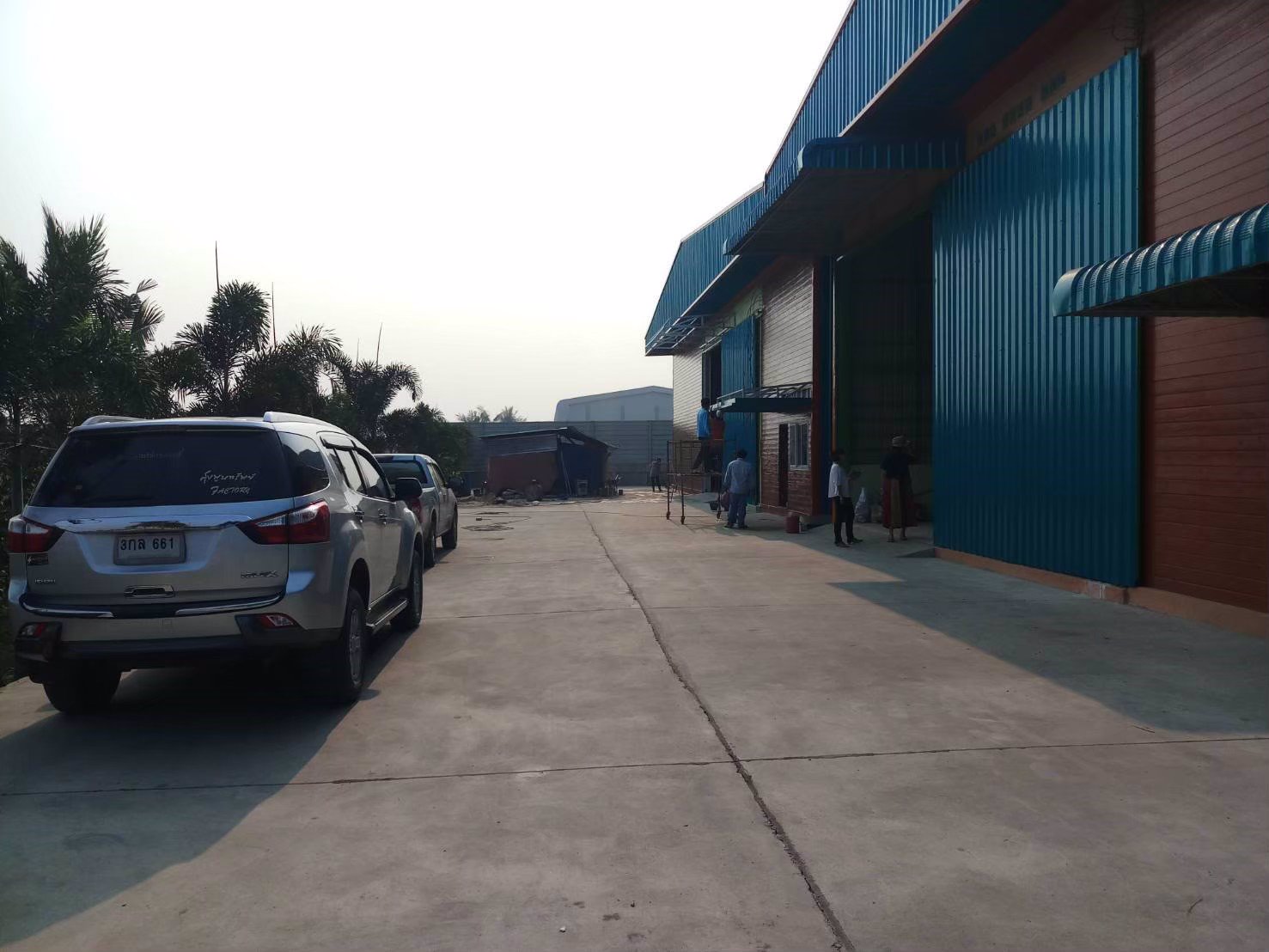 ให้เช่าโกดังแฝด-1000-ตรม-อลาดหลุมแก้ว-พร้อมสำนักงาน-2-ห้อง-พื้นรับน้ำหนัก-3-ตัน-ตรม-ขอใบ-รง4-ได้