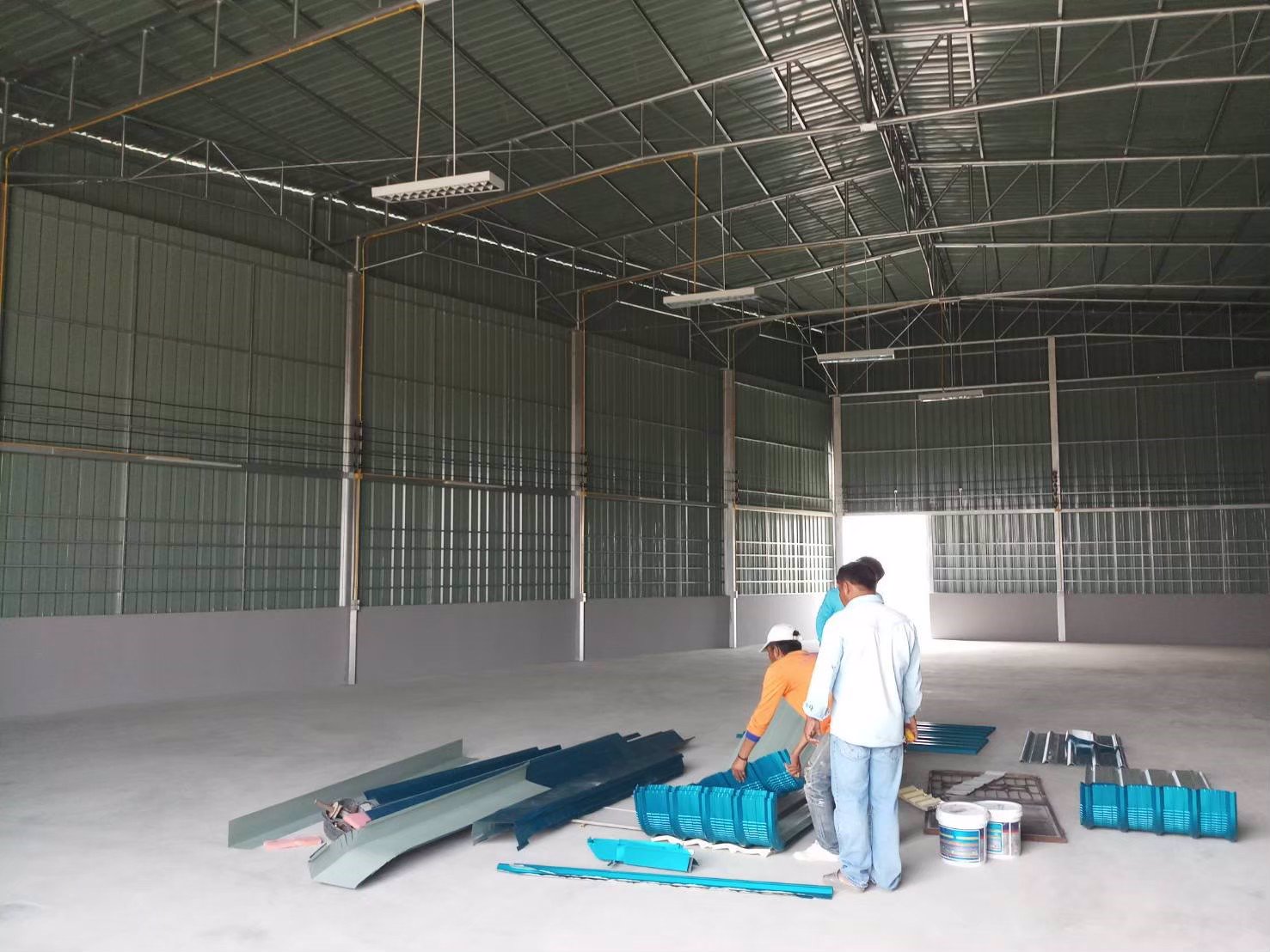 ให้เช่าโกดังแฝด-1000-ตรม-อลาดหลุมแก้ว-พร้อมสำนักงาน-2-ห้อง-พื้นรับน้ำหนัก-3-ตัน-ตรม-ขอใบ-รง4-ได้