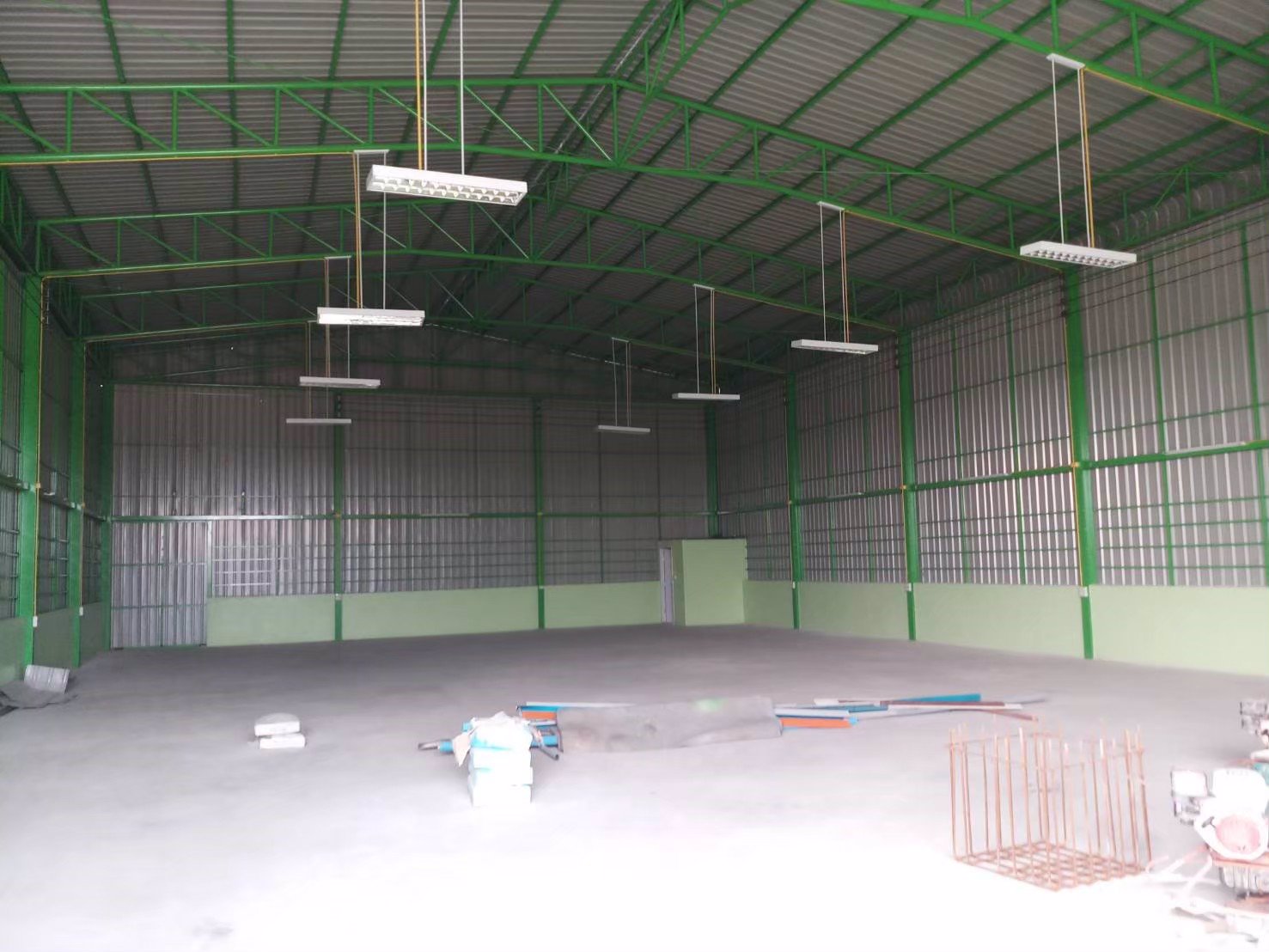 ให้เช่าโกดังแฝด-1000-ตรม-อลาดหลุมแก้ว-พร้อมสำนักงาน-2-ห้อง-พื้นรับน้ำหนัก-3-ตัน-ตรม-ขอใบ-รง4-ได้