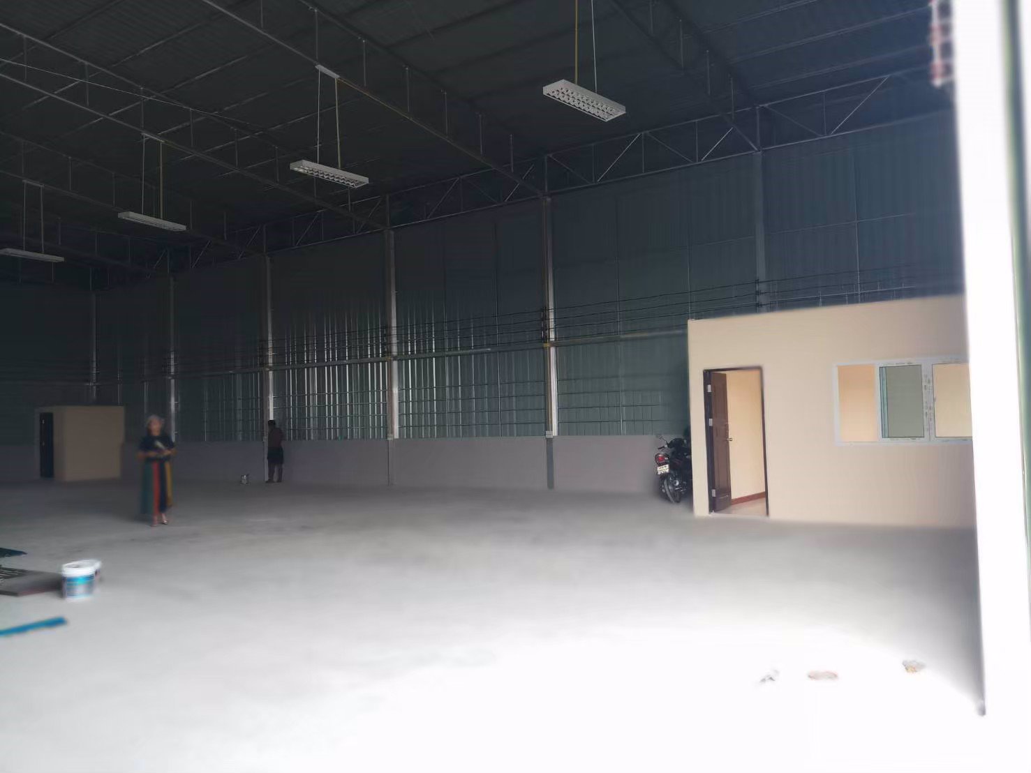 ให้เช่าโกดังแฝด-1000-ตรม-อลาดหลุมแก้ว-พร้อมสำนักงาน-2-ห้อง-พื้นรับน้ำหนัก-3-ตัน-ตรม-ขอใบ-รง4-ได้