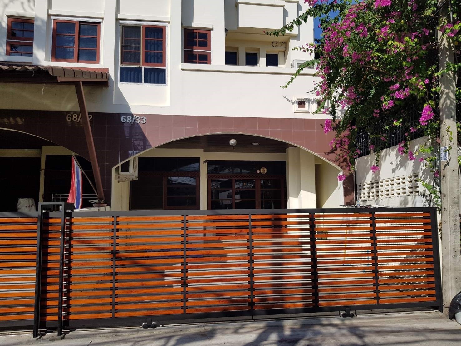 ให้เช่าบ้าน-3-ชั้น-ในซอยอินทามระ-25-ตรว-4ห้องนอน-3ห้องน้ำ-5แอร์-ผ้าม่าน-มุ้งลวด-บ้านใหม่มีเฟอร์ฯ