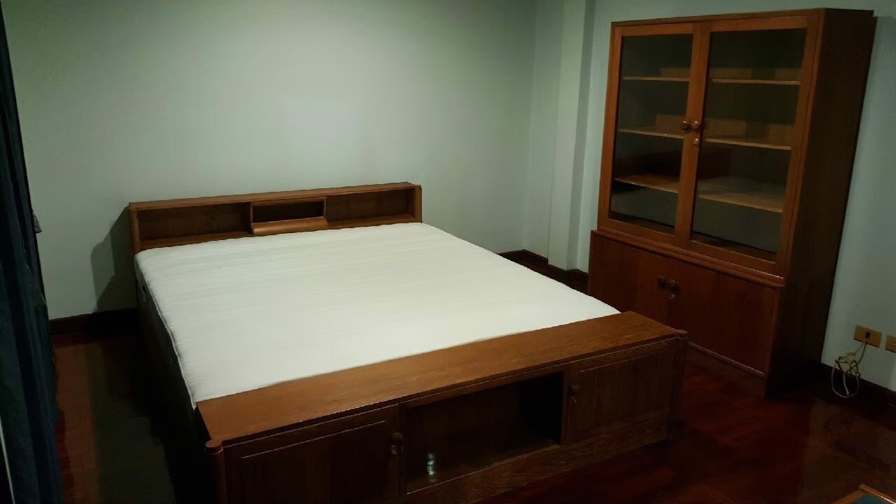 ให้เช่าบ้าน-3-ชั้น-ในซอยอินทามระ-25-ตรว-4ห้องนอน-3ห้องน้ำ-5แอร์-ผ้าม่าน-มุ้งลวด-บ้านใหม่มีเฟอร์ฯ