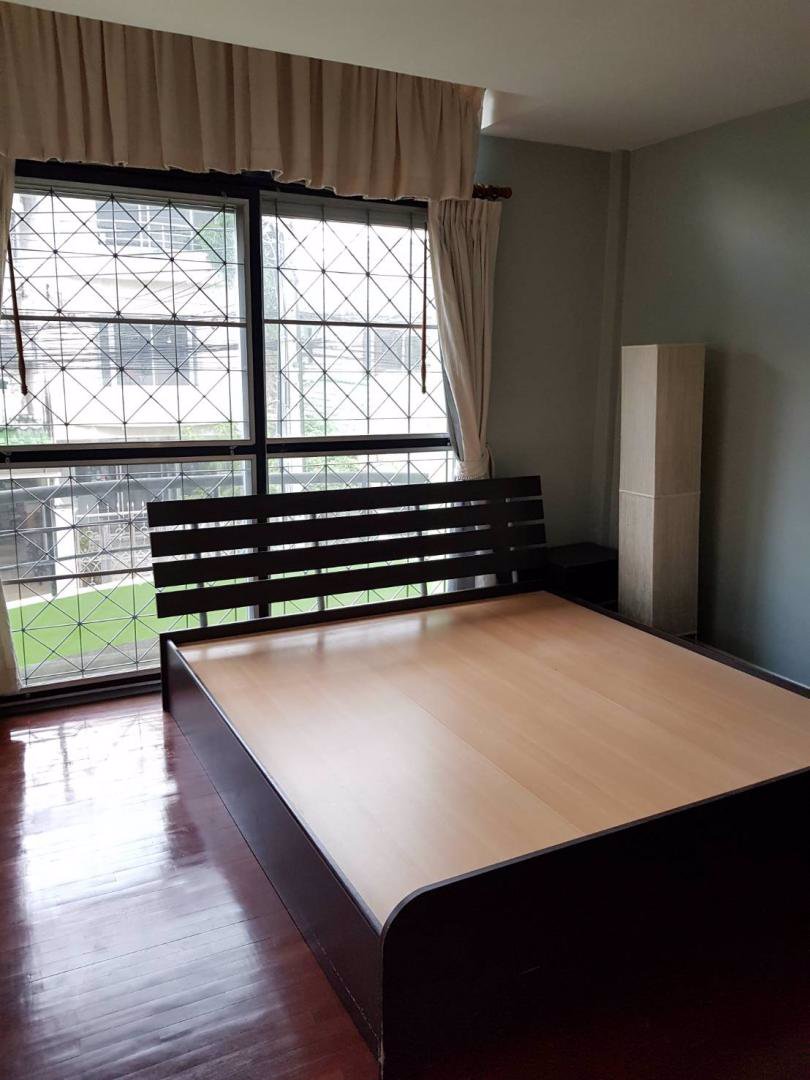 ให้เช่าด่วน-ทาวนเฮาส์-2-ชั้น-รัชดา-ซ32-โครงการมียามรักษาการณ์-24-ชม-ให้เช่า-16000-บ-ด