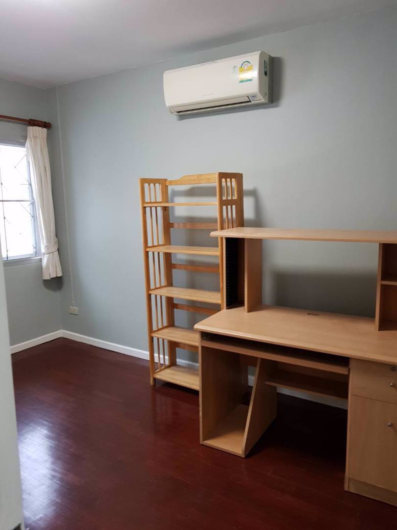 ให้เช่าด่วน-ทาวนเฮาส์-2-ชั้น-รัชดา-ซ32-โครงการมียามรักษาการณ์-24-ชม-ให้เช่า-16000-บ-ด