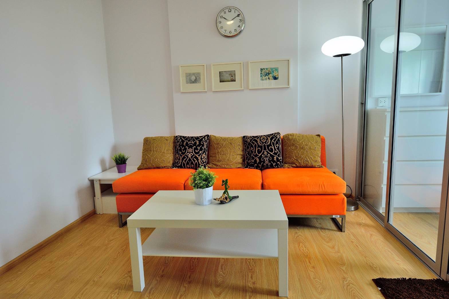 ขายด่วนคอนโด-พร้อมอยู่-เฟอร์นิเจอร์ครบครัน