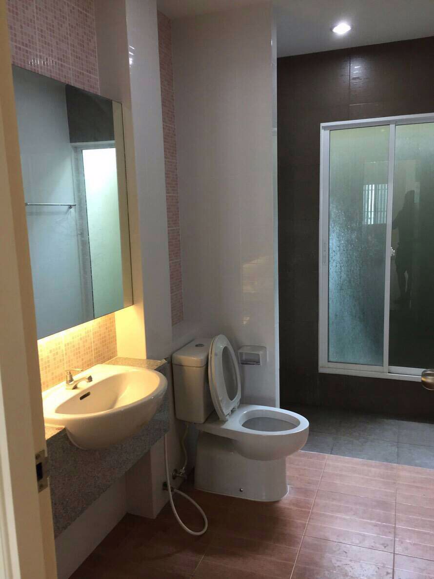 ให้เช่า-ทาวน์โฮม-3-ชั้น-โครงการนลิน-อเวนิว-2-รามคำแหง-144