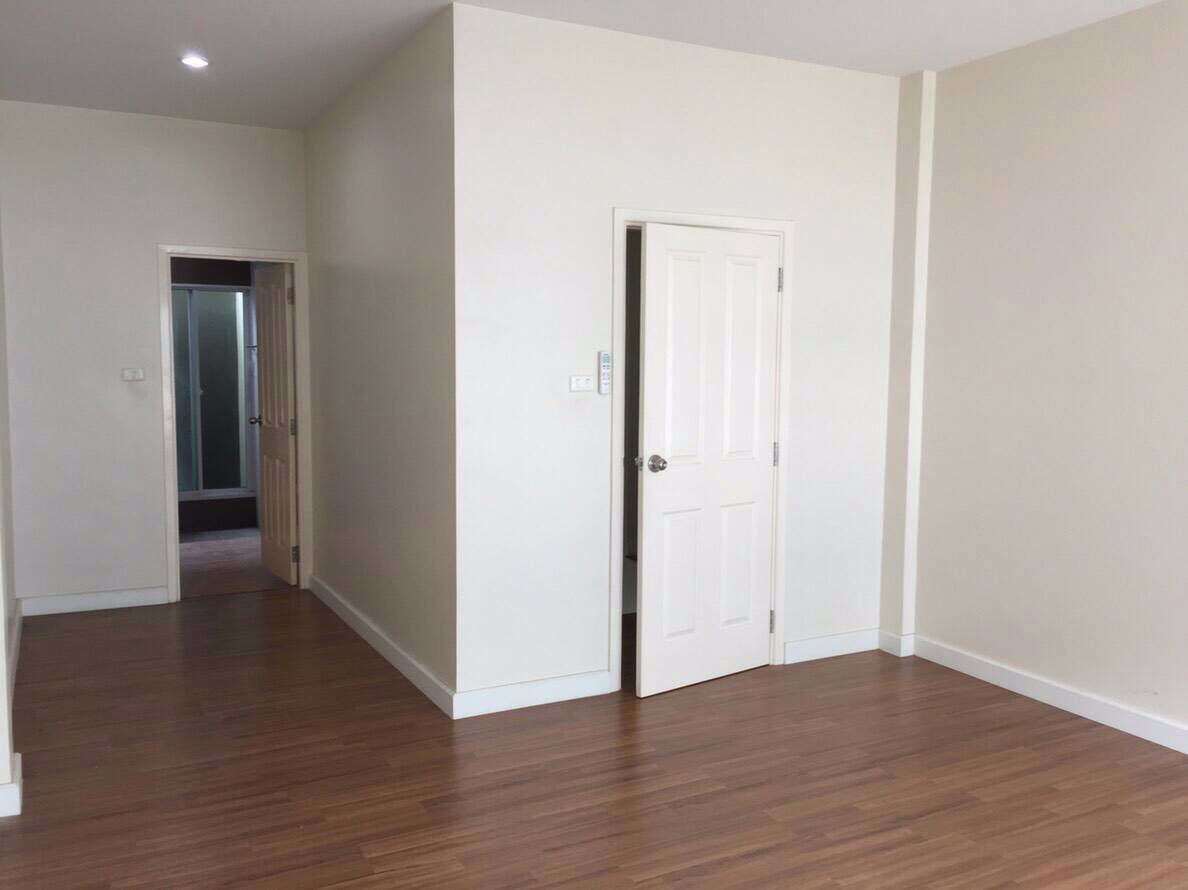 ให้เช่า-ทาวน์โฮม-3-ชั้น-โครงการนลิน-อเวนิว-2-รามคำแหง-144