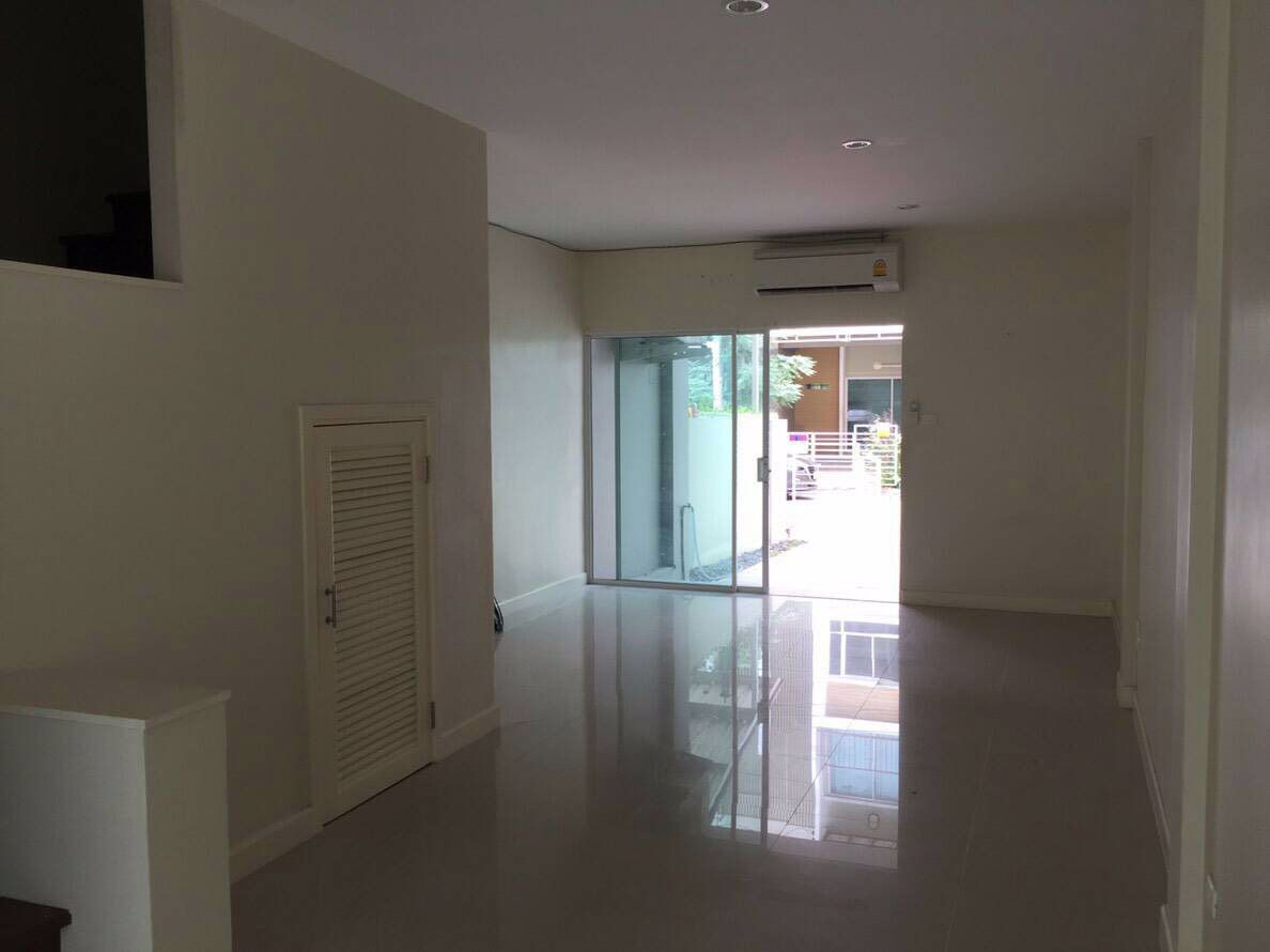 ให้เช่า-ทาวน์โฮม-3-ชั้น-โครงการนลิน-อเวนิว-2-รามคำแหง-144