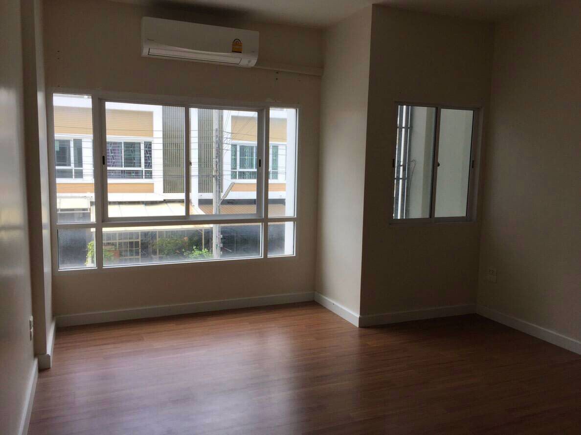 ให้เช่า-ทาวน์โฮม-3-ชั้น-โครงการนลิน-อเวนิว-2-รามคำแหง-144