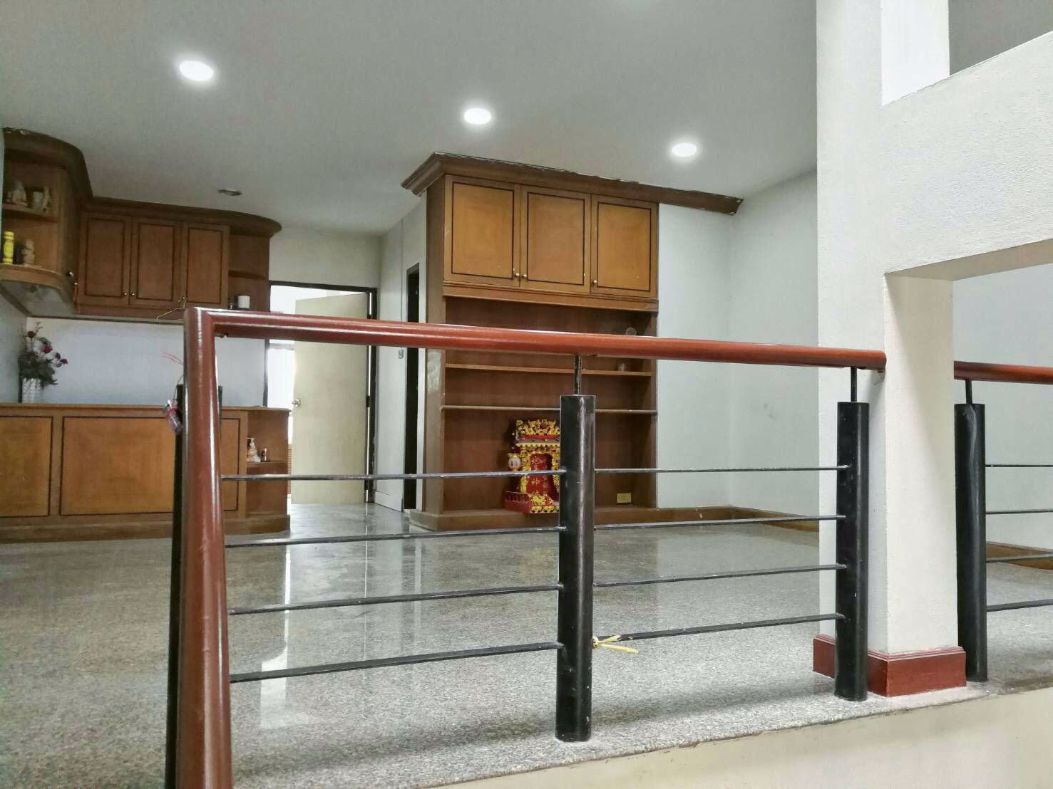 ให้เช่าทาวน์โฮม-3-ชั้น-เหมาะสำหรับสำนักงาน-ลาดพร้าว-42-ใกล้-mrt-ลาดพร้าว