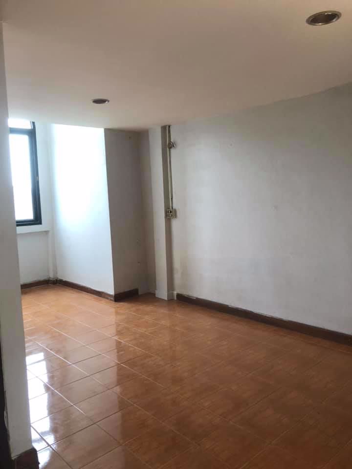 ให้เช่าทาวน์โฮม-3-ชั้น-เหมาะสำหรับสำนักงาน-ลาดพร้าว-42-ใกล้-mrt-ลาดพร้าว