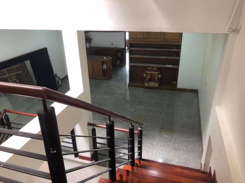 ให้เช่าทาวน์โฮม-3-ชั้น-เหมาะสำหรับสำนักงาน-ลาดพร้าว-42-ใกล้-mrt-ลาดพร้าว