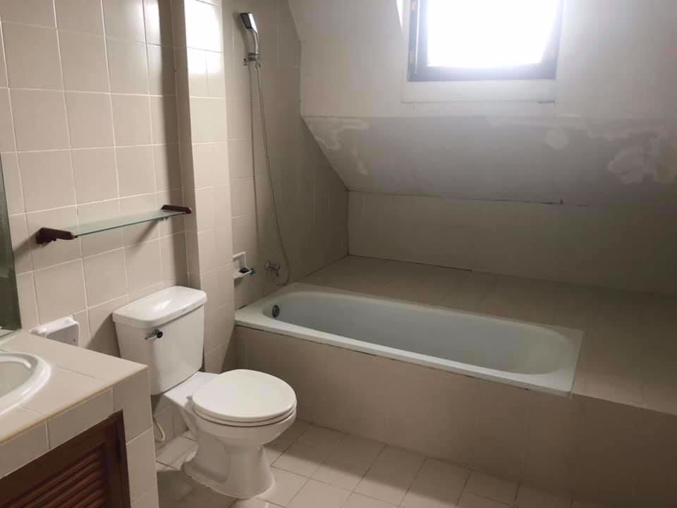 ให้เช่าทาวน์โฮม-3-ชั้น-เหมาะสำหรับสำนักงาน-ลาดพร้าว-42-ใกล้-mrt-ลาดพร้าว