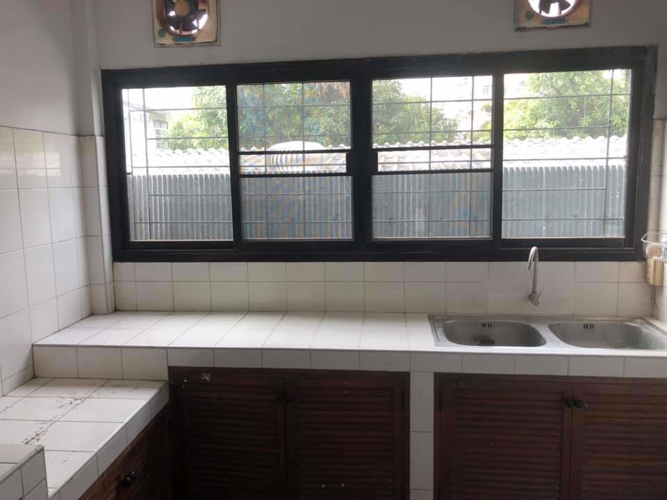 ให้เช่าทาวน์โฮม-3-ชั้น-เหมาะสำหรับสำนักงาน-ลาดพร้าว-42-ใกล้-mrt-ลาดพร้าว