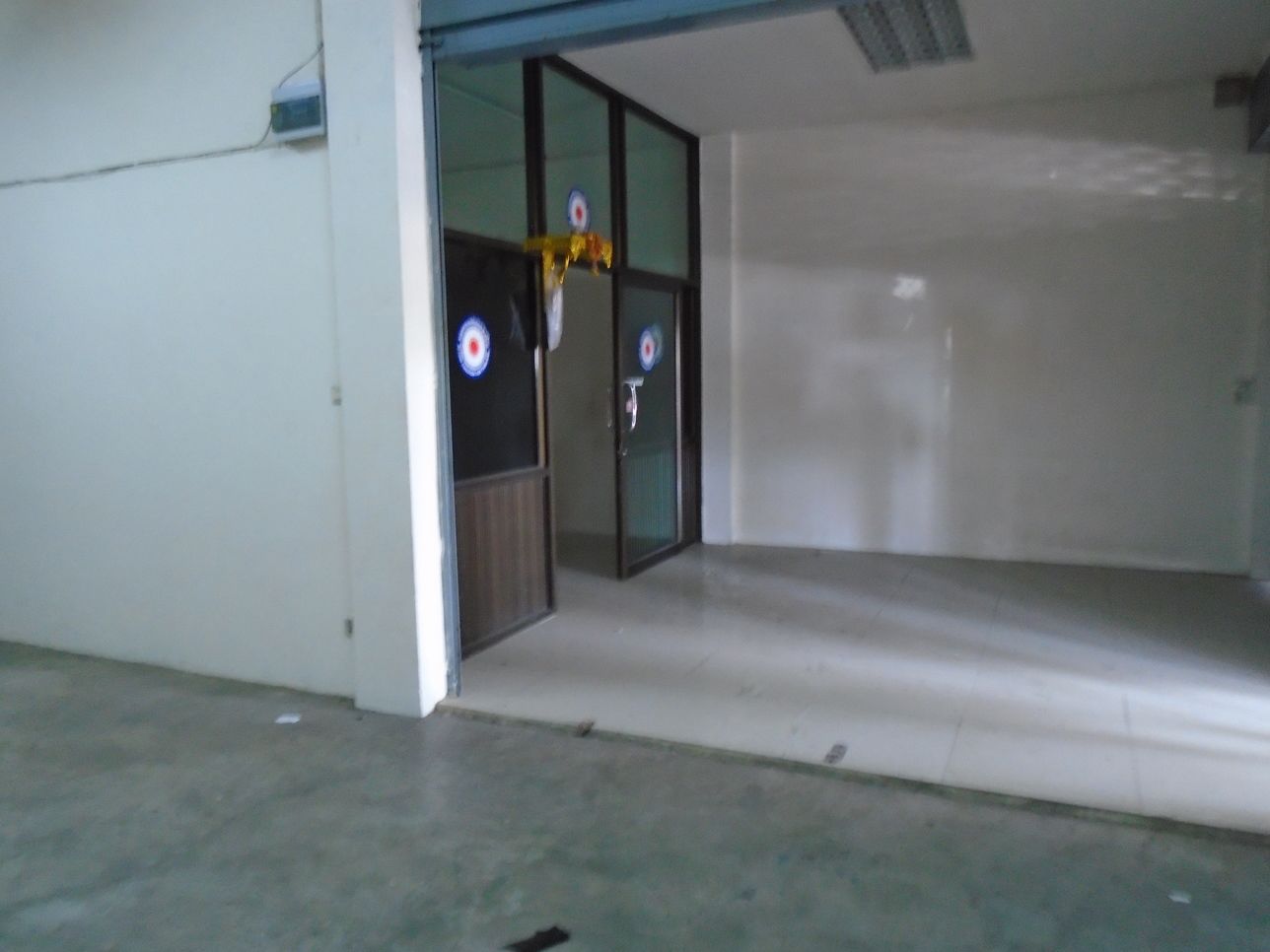 ให้เช่า-อาคารพาณิชย์-45-ชั้น-2-คูหาตีทะลุกัน-ติดถนนรามอินทรา-109-ทำเลดี