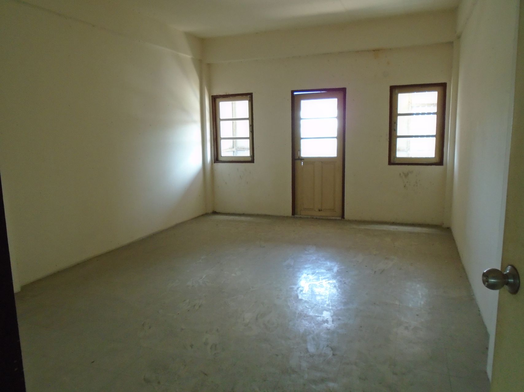 ให้เช่า-อาคารพาณิชย์-45-ชั้น-2-คูหาตีทะลุกัน-ติดถนนรามอินทรา-109-ทำเลดี