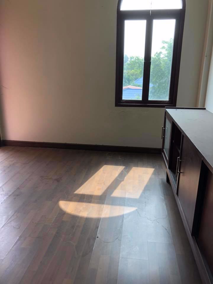 ให้เช่า-อาคารพาณิชย์-3-ชั้น-เหมาะสำหรับโฮมออฟฟิศ-เวนิส-ดี-ไอรีส-ถนนวัชรพล