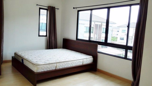 ให้เช่าทาวน์โฮม-เดอะคอนเนค-อัพ-3-ถนนเฉลิมพระเกียรติ-67