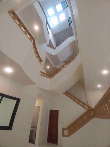 ให้เช่า-ทาวน์โฮม-3-ชั้น-เล่นระดับ-เหมาะสำหรับทำออฟฟิศ-ถนนพระราม9-ซอย19