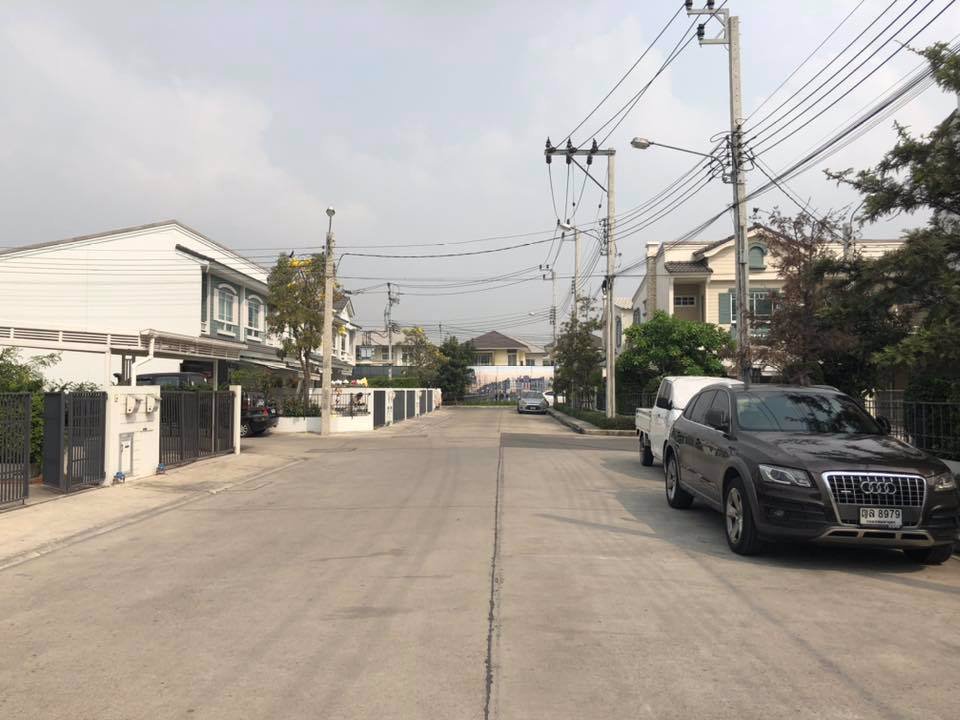 ให้เช่าทาวน์เฮาส์-2-ชั้น-หมู่บ้านอินดี้-2-บางนา-ตราด-ใกล้-mega-bang-na