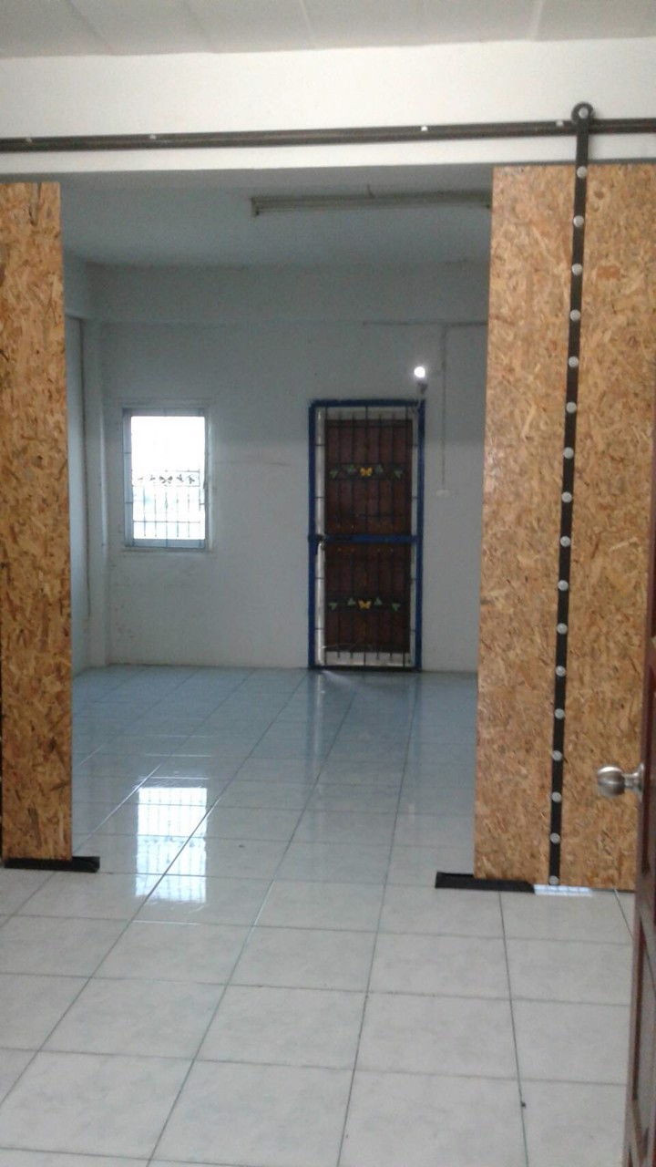 ให้เช่า-อาคารพาณิชย์-45-ชั้น-2-คูหาตีทะลุกัน-ติดถนนพระยาสุเรนทร์-รามอินทรา-109