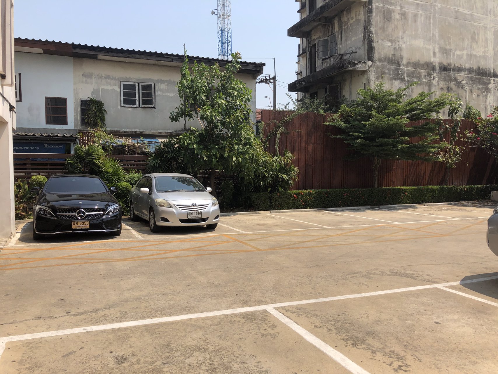 ให้เช่าคอนโด-เอวาคัส-การ์เด้นท์-แฟมมิลี่เฮ้าส์-ใกล้ตลาดมีนบุรี