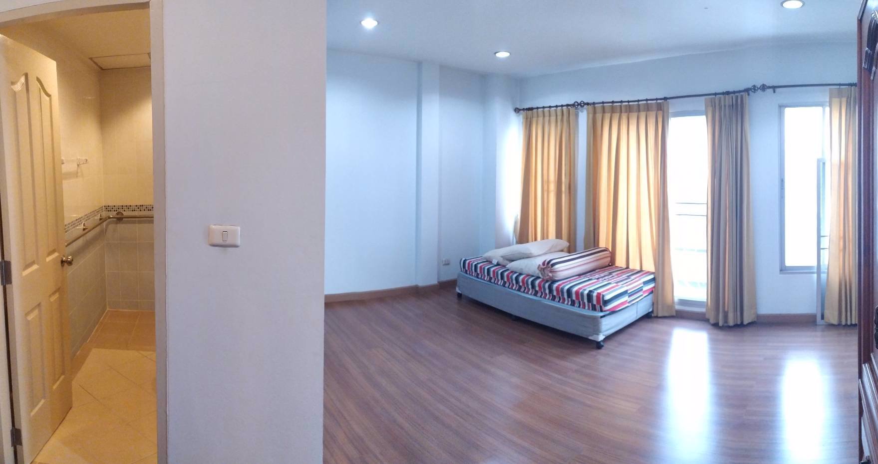 ให้เช่าทาวน์โฮม-บ้านกลางเมือง-ถนนศรีนครินทร์-24