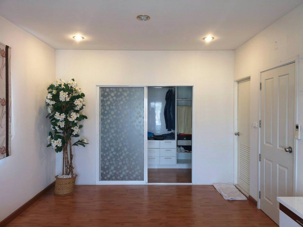 ให้เช่าบ้านเดี่ยวหลังมุม-หมู่บ้านพฤกษาวิลเลจ-15-เทพารักษ์-วงแหวน