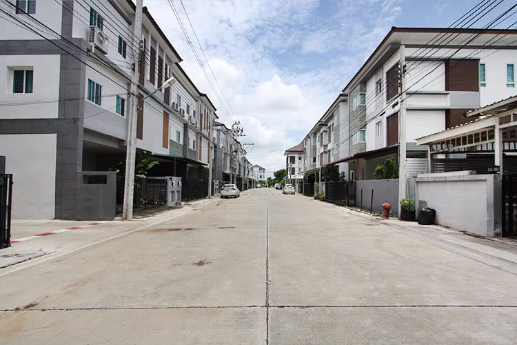 ให้เช่า-ทาวน์โฮม-3-ชั้น-หมู่บ้านธาราดี-ราชพฤกษ์