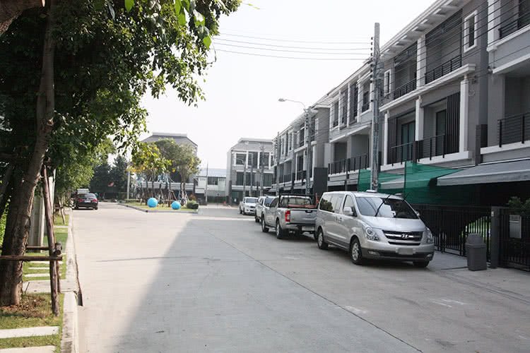 ให้เช่า-ทาวน์โฮม-3-ชั้น-บ้านกลางเมือง-สุขสวัสดิ์