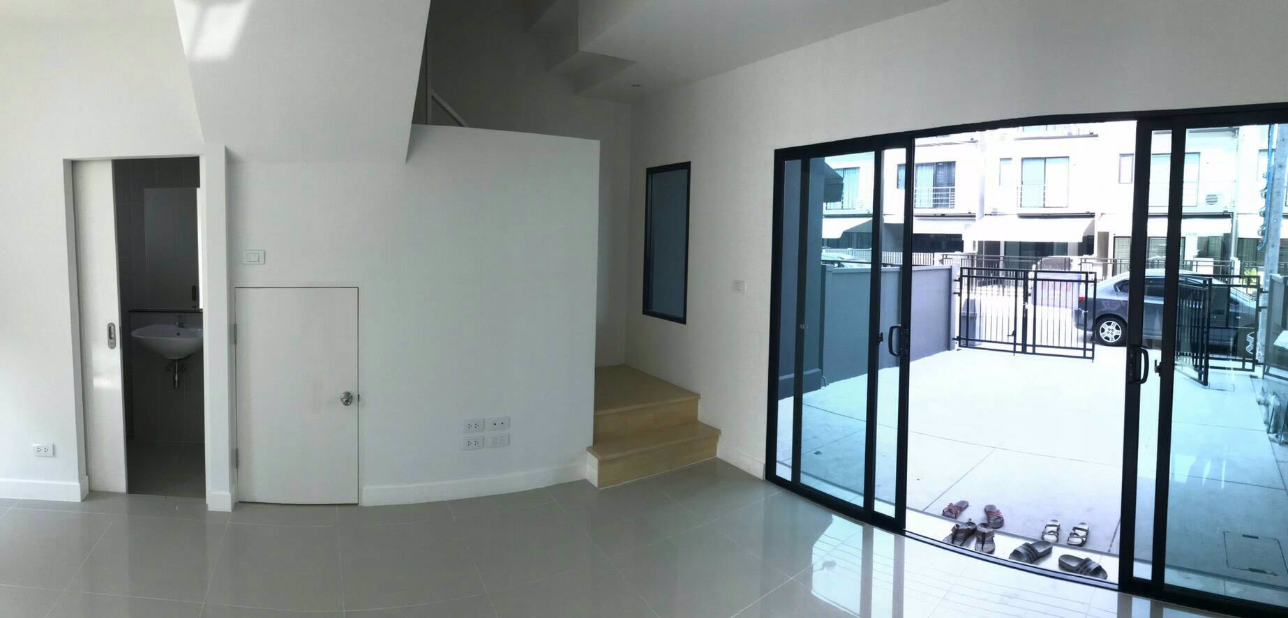 ให้เช่า-ทาวน์โฮม-3-ชั้น-บ้านกลางเมือง-สุขสวัสดิ์