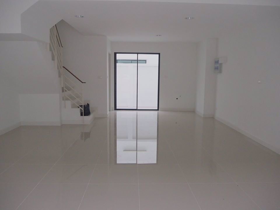 ให้เช่าทาวน์โฮม-3-ชั้น-โครงการทรีโอ-ถนนร่มเกล้า