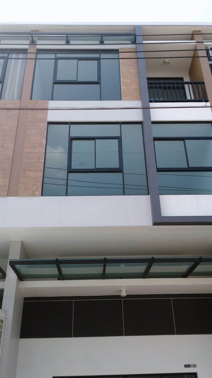 ให้เช่าทาวน์โฮม-3-ชั้น-โครงการทรีโอ-ถนนร่มเกล้า