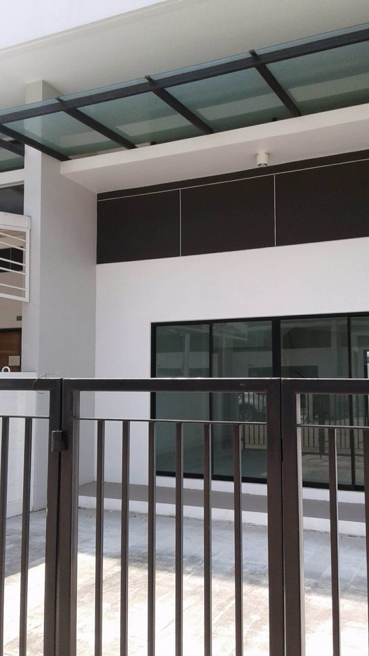 ให้เช่าทาวน์โฮม-3-ชั้น-โครงการทรีโอ-ถนนร่มเกล้า