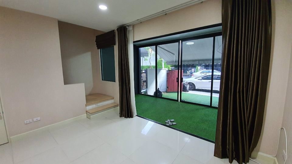 ให้เช่าทาวน์โฮม-หมู่บ้านกลางเมือง-พระราม9-รามคำแหง-39