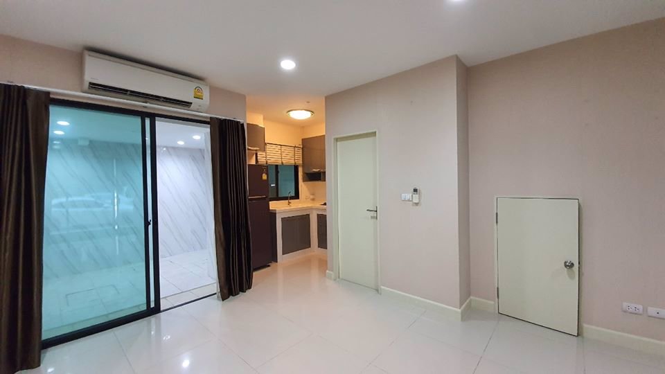 ให้เช่าทาวน์โฮม-หมู่บ้านกลางเมือง-พระราม9-รามคำแหง-39