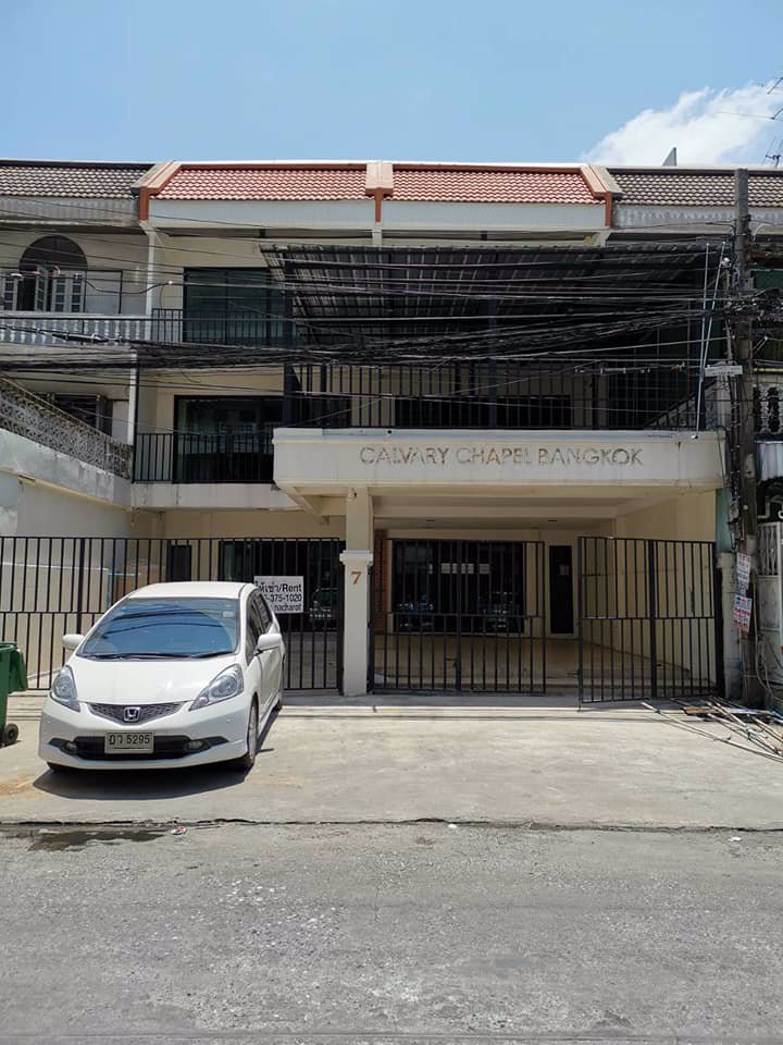 ให้เช่าทาวน์เฮ้าส์เปิดโล่ง-2-หลังตีทะลุกัน-รามคำแหง-30-1