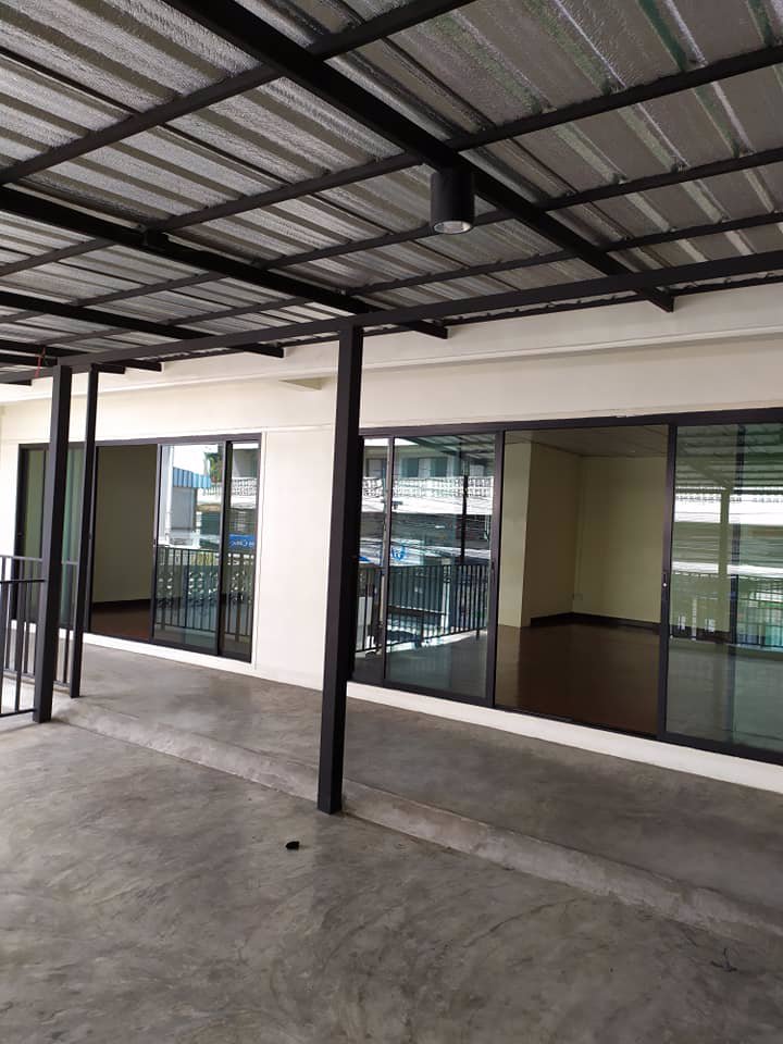 ให้เช่าทาวน์เฮ้าส์เปิดโล่ง-2-หลังตีทะลุกัน-รามคำแหง-30-1