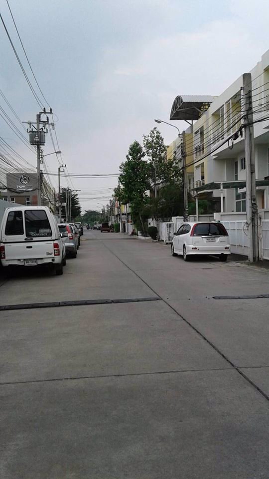 ให้เช่าโฮมออฟฟิศ-3-ชั้น-โครงการดีวัน-อ่อนนุช-ศรีนครินทร์