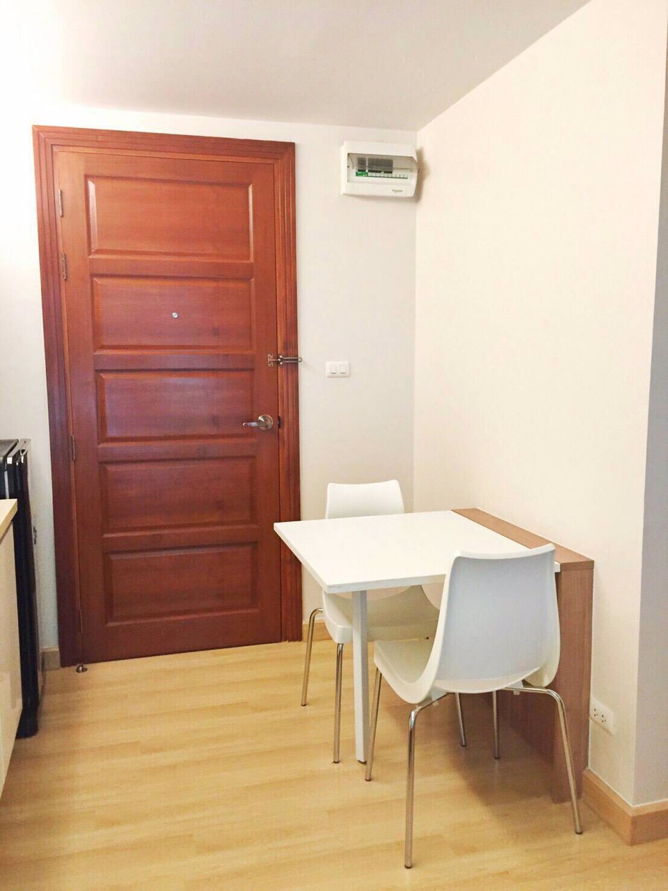 ให้เช่าคอนโด-เอมเมอรัลด์-เรสซิเดนท์-รัชดา-ใกล้-mrt-ห้วยขวาง