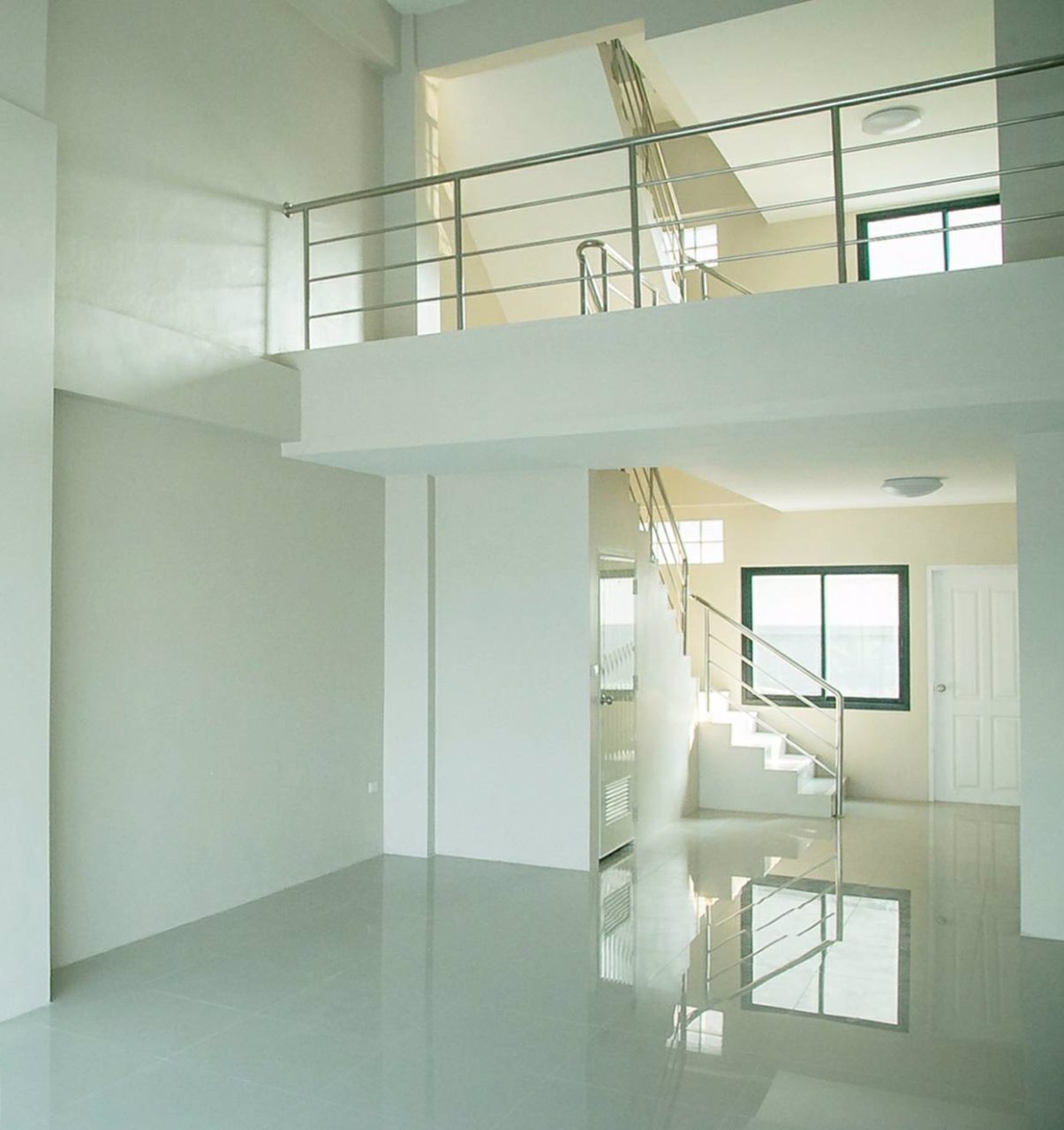 ให้เช่า-อาคารพาณิชย์ใหม่ทำเลดีตัวเมืองปทุมธานี