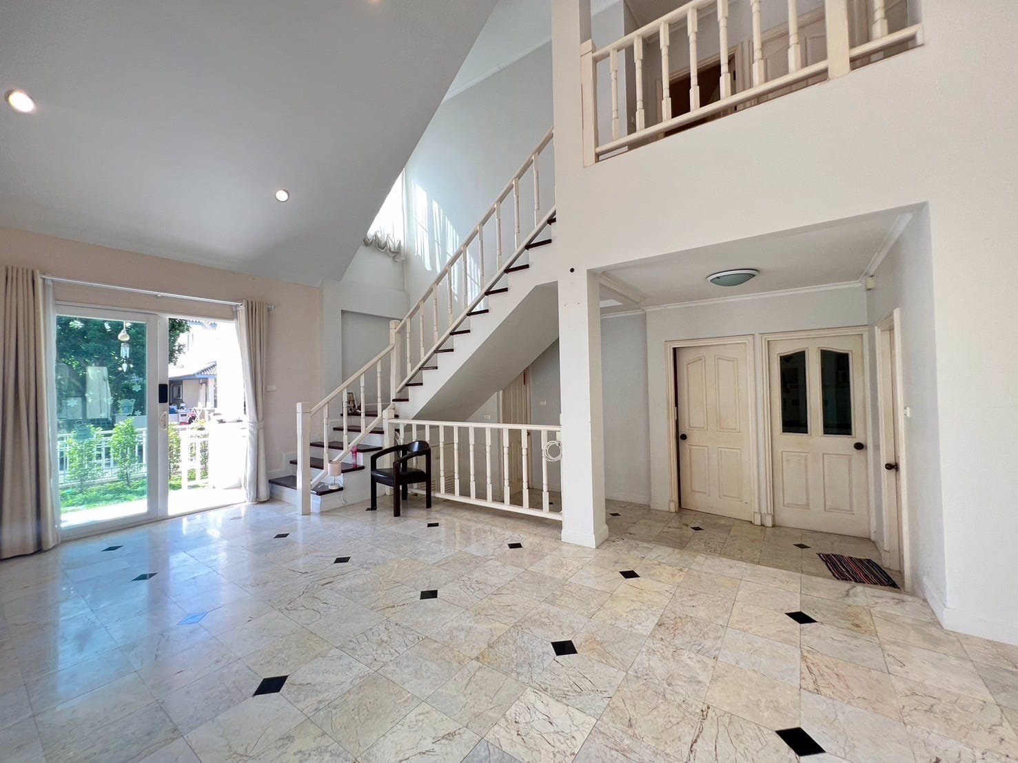 ขายทุบราคา-จองวันนี้-339-ล้านบาท-อยู่ได้-ปล่อยเช่าก็สุดคุ้มค่ะ