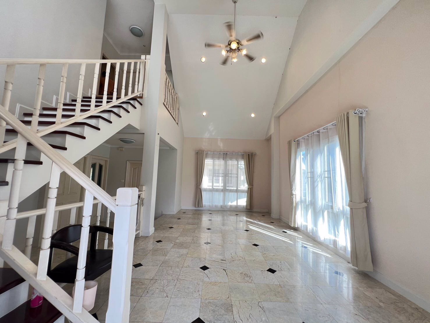 ขายทุบราคา-จองวันนี้-339-ล้านบาท-อยู่ได้-ปล่อยเช่าก็สุดคุ้มค่ะ