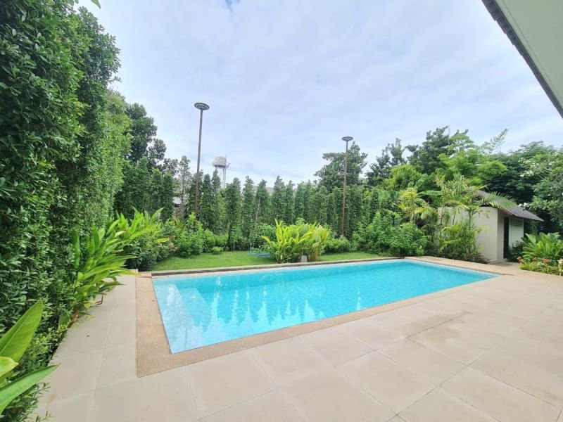 ขายวิลล่าหรูปรับปรุงใหม่หลังนี้เป็นบ้านสร้างอยู่บนพื้นที่ส่วนตัวพร้อมสระว่ายน้ำ-ใกล้เมือง