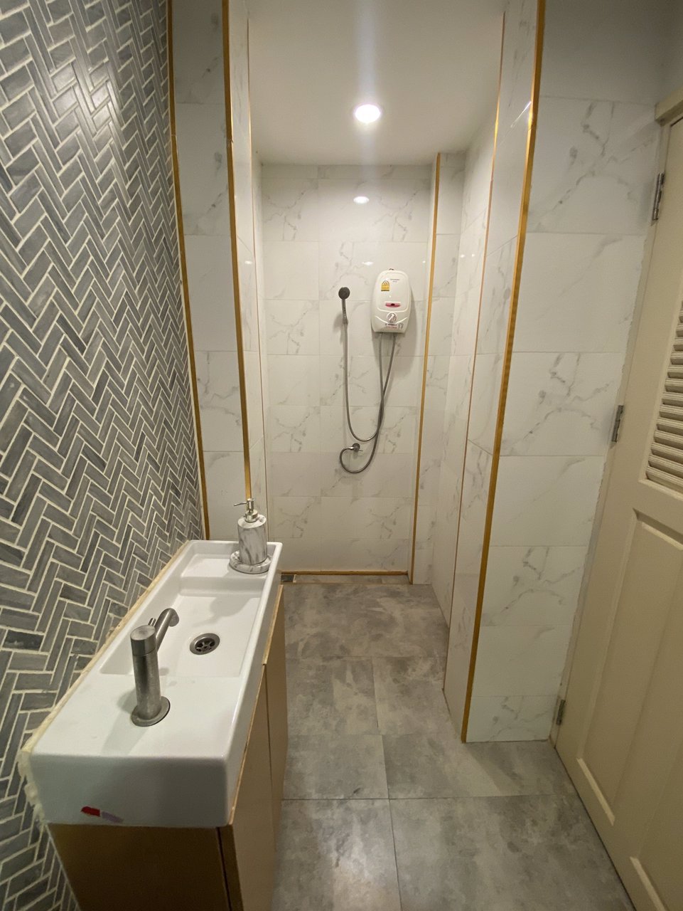 ⭐ทำเลทอง-อาคารพาณิชย์-ห้องว่าง-ปล่อยให้เช่าชั้น-2-และ-3-⭐