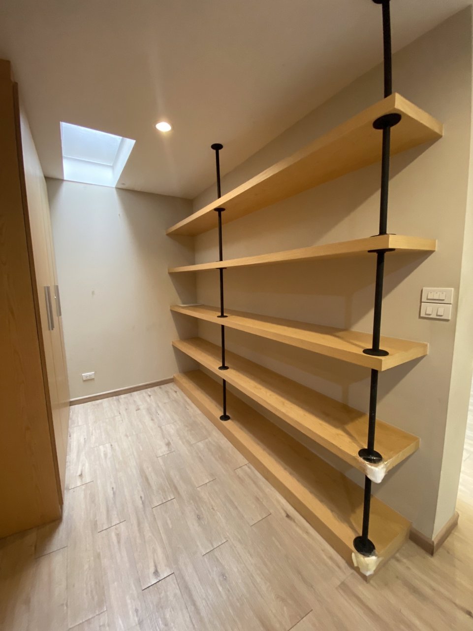 ⭐ทำเลทอง-อาคารพาณิชย์-ห้องว่าง-ปล่อยให้เช่าชั้น-2-และ-3-⭐