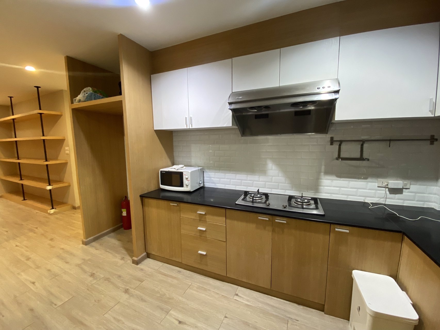 ⭐ทำเลทอง-อาคารพาณิชย์-ห้องว่าง-ปล่อยให้เช่าชั้น-2-และ-3-⭐