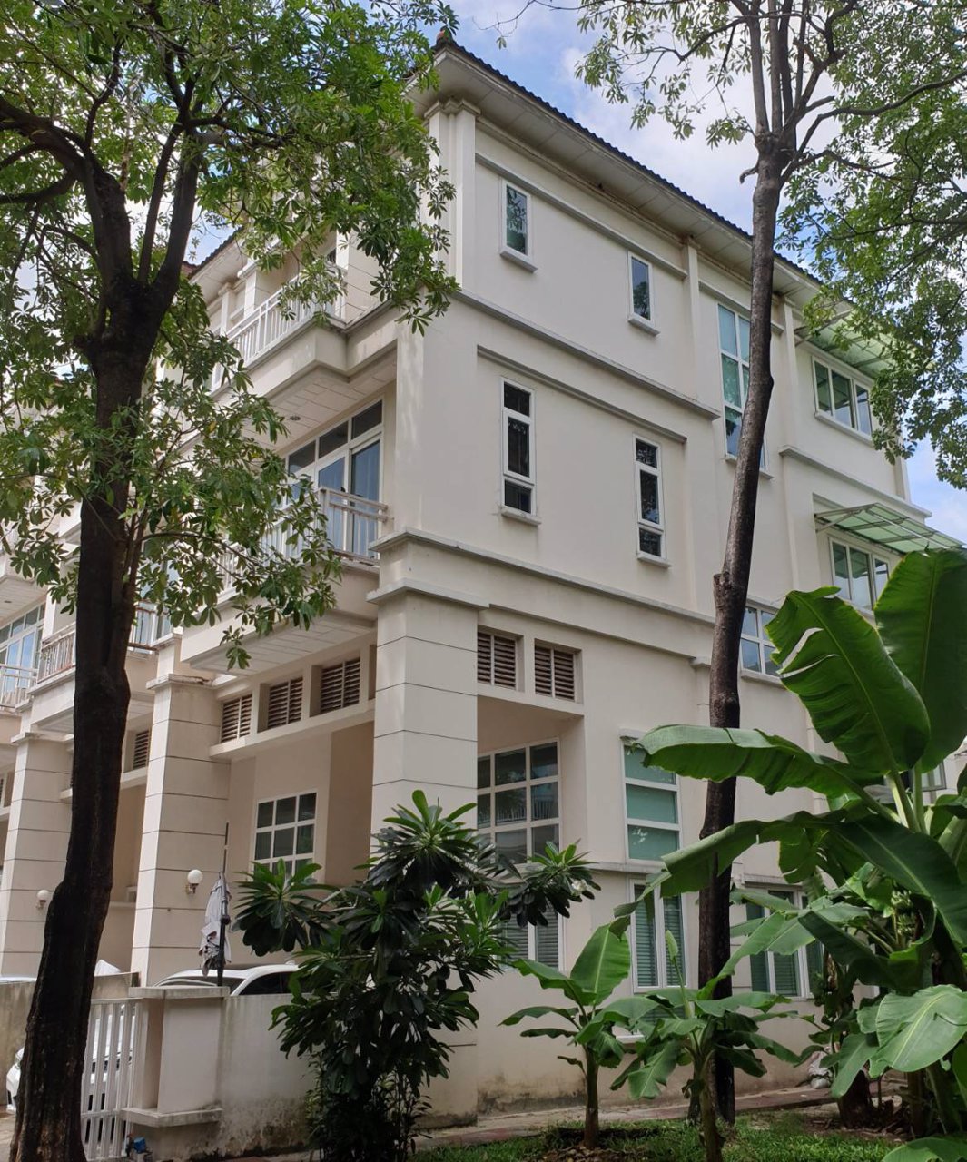 ขายบ้านทาวน์โฮม-ซสุขุมวิท-54-ใกล้-bts-อ่อนนุช-ใกล้ทางด่วน-ใกล้ห้างสรรพสินค้า